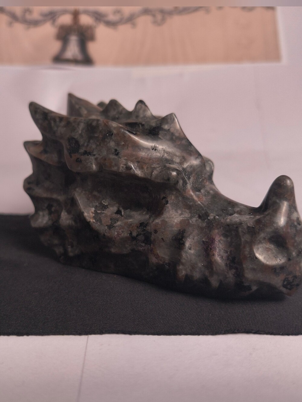 UV Reactive Sodalite Syenite Dragon Head Carving Yooperlite Type 3.2in